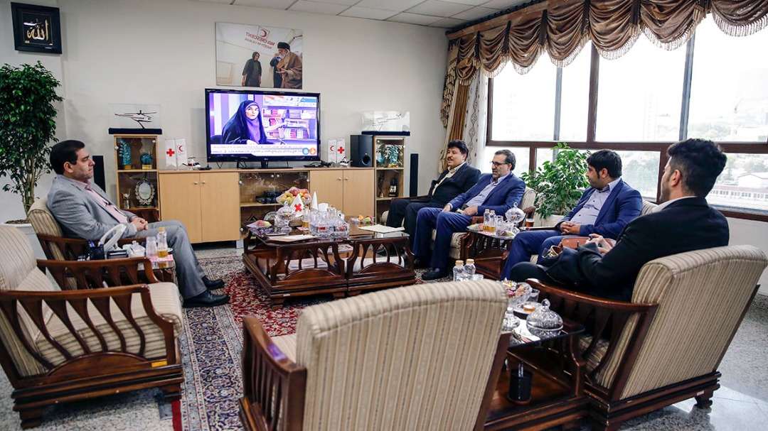 رئیس جمعیت هلال احمر در دیدار جمعی از نمایندگان مجلس شورای اسلامی مطرح کرد: تاکید بر تجهیز و راه اندازی هر چه بیشتر پایگاههای امداد و نجات در مناطق حادثه خیز